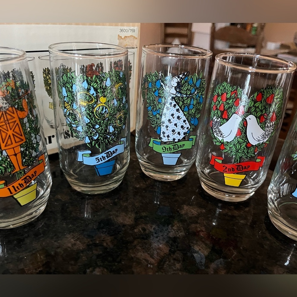 Vintage original box Set 12 Vintage Anchor Hocking 12 Days of Christmas Glasses - Picture 5 of 11